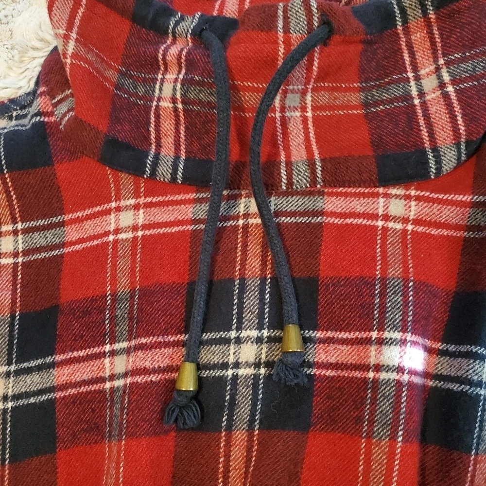 Forever 21 Flannel Pullover Women Red & Navy Plaid Cowl Neck Long Sleeve Sz S - Picture 3 of 8